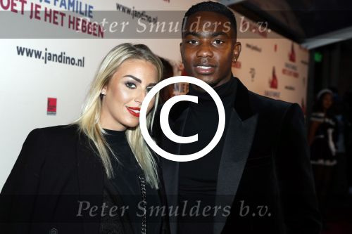 Rotterdam 16 oktober 2016
Premiere Jandino Asporaat met van je familie moet je het hebben in het oude Luxor. Eljero Elia en partner Sanne Hoogkramer
