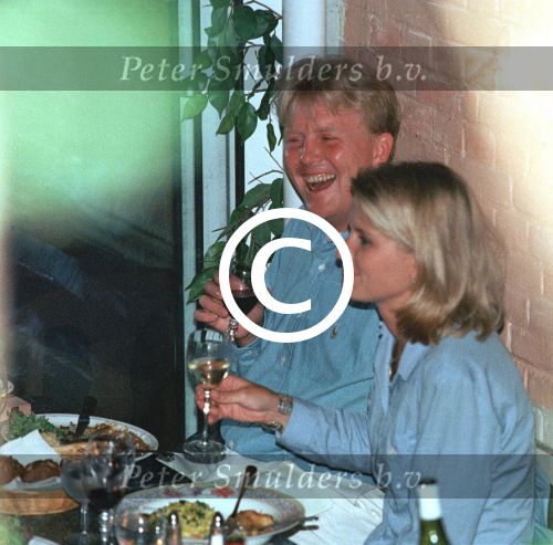 Den Haag 22 augustus 1998
Emily Bremers samen met Prins Willem Alexander dinerend  in een Haags restaurant.
Negatiefnummer:06
