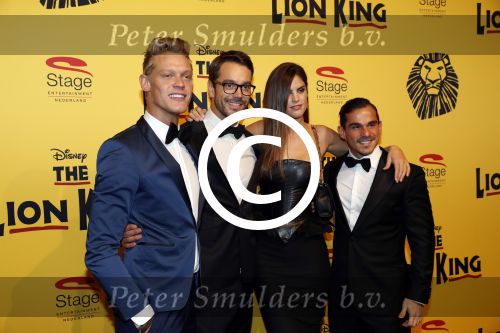 Scheveningen 30 oktober 2016
Premiere the lion king in het circustheater.
Miro Koosterman met vriendin en Ferry Doedens met vriend Nuno