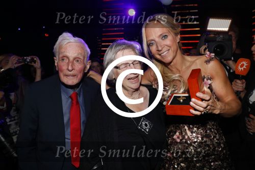 Amsterdam 13 oktober 2016
Televizierring 2016 in de heineken music Hall. Winnares Floortje Dessing met haar ouders