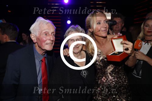 Amsterdam 13 oktober 2016
Televizierring 2016 in de heineken music Hall. Winnares Floortje Dessing met haar ouders