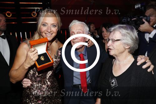 Amsterdam 13 oktober 2016
Televizierring 2016 in de heineken music Hall. Winnares Floortje Dessing met haar ouders