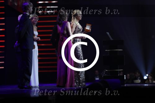 Amsterdam 13 oktober 2016
Televizierring 2016 in de heineken music Hall. Winnares Floortje Dessing met haar ouders
