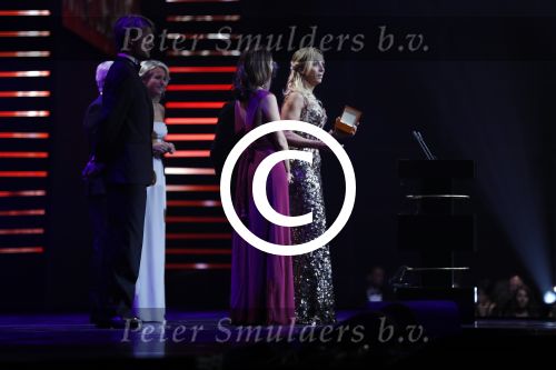Amsterdam 13 oktober 2016
Televizierring 2016 in de heineken music Hall. Winnares Floortje Dessing met haar ouders