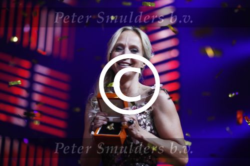 Amsterdam 13 oktober 2016
Televizierring 2016 in de heineken music Hall. Winnares Floortje Dessing met haar ouders