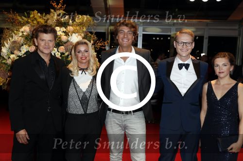 Amsterdam 13 oktober 2016
Televizierring 2016 in de heineken music Hall.
Frank Dane Beau v Erven Dorens Luuk Ikink met vrouw Bridget Maasland