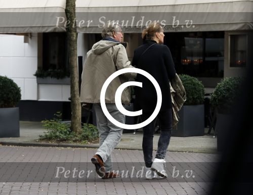 Amsterdam 8 oktober 2016
Frits Kroymans met een vriendin op de cornelis schuytstraat