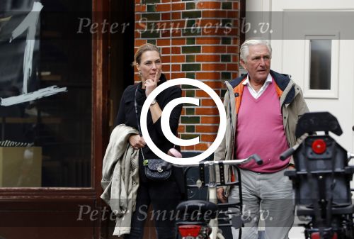 Amsterdam 8 oktober 2016
Frits Kroymans met een vriendin op de cornelis schuytstraat