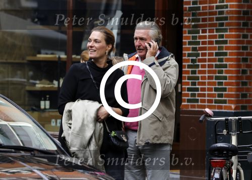 Amsterdam 8 oktober 2016
Frits Kroymans met een vriendin op de cornelis schuytstraat