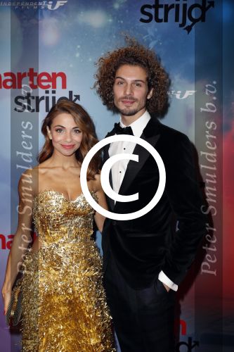 Amsterdam 24 oktober 2016
Premiere Hartenstrijd in Tuschinski. Georgina Verbaan met vriend Bram v Leeuwen