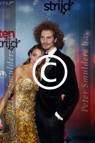 Amsterdam 24 oktober 2016
Premiere Hartenstrijd in Tuschinski. Georgina Verbaan met vriend Bram v Leeuwen