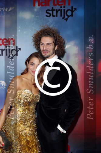 Amsterdam 24 oktober 2016
Premiere Hartenstrijd in Tuschinski. Georgina Verbaan met vriend Bram v Leeuwen