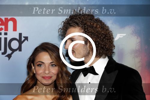 Amsterdam 24 oktober 2016
Premiere Hartenstrijd in Tuschinski. Georgina Verbaan met vriend Bram v Leeuwen