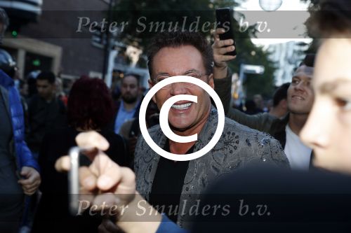 Rotterdam 16 oktober 2016
Premiere Jandino Asporaat met van je familie moet je het hebben in het oude Luxor. Gerard Joling