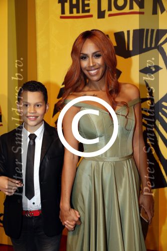 Scheveningen 30 oktober 2016
Premiere the lion king in het circustheater. Glennis Grace met zoontje Tony