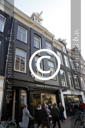 Amsterdam 22 oktober 2016
Boven de diesel store op de pc hooftstraat zou gordon gaan wonen
