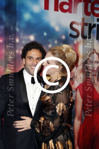 Amsterdam 24 oktober 2016
Premiere Hartenstrijd in Tuschinski. Hadewych Minis met haar man Tibor Lukacs