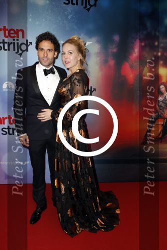 Amsterdam 24 oktober 2016
Premiere Hartenstrijd in Tuschinski. Hadewych Minis met haar man Tibor Lukacs