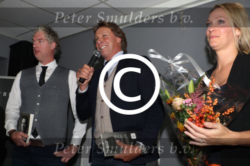 Lienden, 25 Oktober 2016
Boekuitreiking Hans Kraay Jr.
Hans Kraay Jr. Vincent de Vries