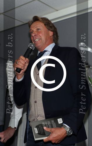 Lienden, 25 Oktober 2016
Boekuitreiking Hans Kraay Jr.
Hans Kraay Jr. Vincent de Vries