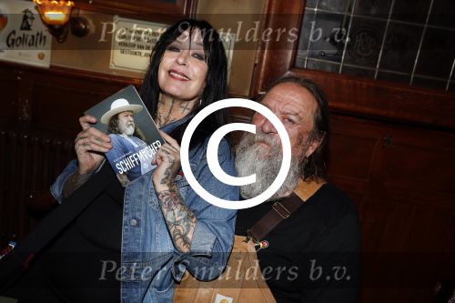 Amsterdam 14 november 2016
Boek presentatie Henk Schiffmacher . Henk met zijn vrouw Louise