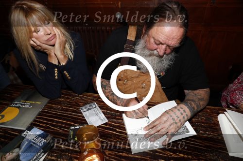 Amsterdam 14 november 2016
Boek presentatie Henk Schiffmacher . Henk me Babette Cremer