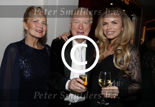 Scheveningen 30 oktober 2016
Premiere the lion king in het circustheater. Henk v d Meyde met vrouw Monica en dochter Elisa