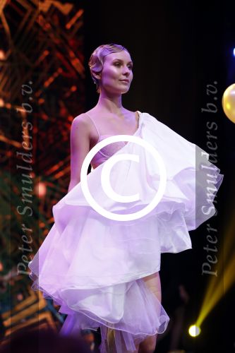 Amsterdam 25 oktober 2016
Finale Hollands Next topmodel gepresenteerd door Anouk Smulders met de finalisten Akke Marije Colette Emma en Noor. Juryleden Fred v Leer Anna Nooshin en Alek Bruessing.