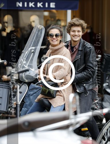 Amsterdam 8 oktober 2016
Holly Brood met vriend Soy Kroon op vespa scooter
