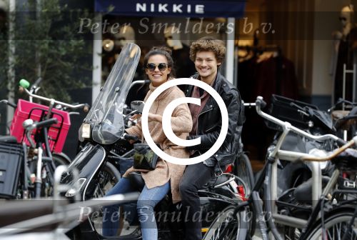 Amsterdam 8 oktober 2016
Holly Brood met vriend Soy Kroon op vespa scooter