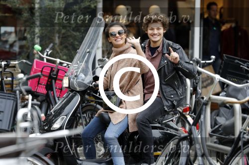 Amsterdam 8 oktober 2016
Holly Brood met vriend Soy Kroon op vespa scooter