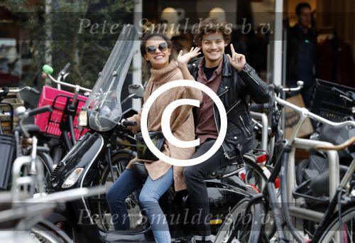 Amsterdam 8 oktober 2016
Holly Brood met vriend Soy Kroon op vespa scooter