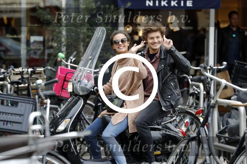 Amsterdam 8 oktober 2016
Holly Brood met vriend Soy Kroon op vespa scooter