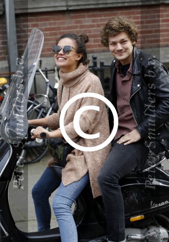 Amsterdam 8 oktober 2016
Holly Brood met vriend Soy Kroon op vespa scooter