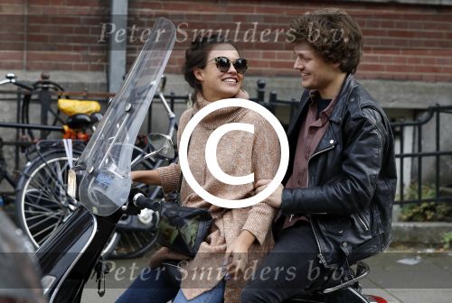Amsterdam 8 oktober 2016
Holly Brood met vriend Soy Kroon op vespa scooter