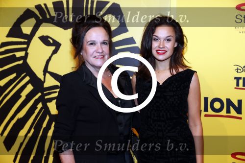 Scheveningen 30 oktober 2016
Premiere the lion king in het circustheater. Xandra en Holly Brood