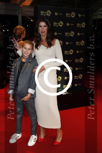 Amsterdam 13 oktober 2016
Televizierring 2016 in de heineken music Hall.
Isa Hoes met dochter