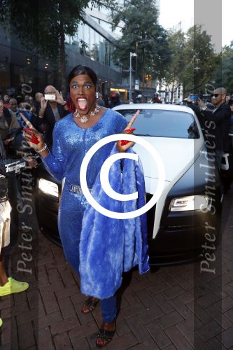 Rotterdam 16 oktober 2016
Premiere Jandino Asporaat met van je familie moet je het hebben in het oude Luxor.