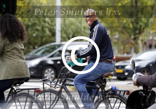 Amsterdam 8 oktober 2016 
Jimmy Geduld met zijn dochter op de fiets