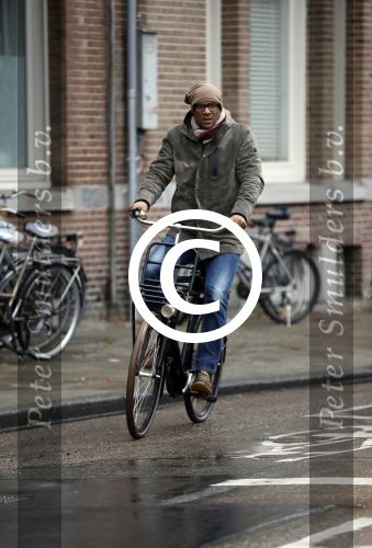 Amsterdam 9 november 2016
Jimmy Geduld op de fiets in de stad.