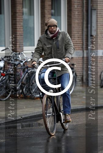Amsterdam 9 november 2016
Jimmy Geduld op de fiets in de stad.