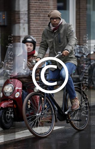 Amsterdam 9 november 2016
Jimmy Geduld op de fiets in de stad.