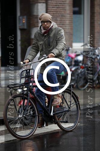 Amsterdam 9 november 2016
Jimmy Geduld op de fiets in de stad.