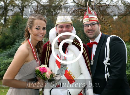 Driebergen, 20 November 2016 Jimmy Hoekstra (Prins Jim XLII) , Prins Candice (Candice de Bruin en Adjudant Mark Ligteringen van Stichting CV De Sparrennarren