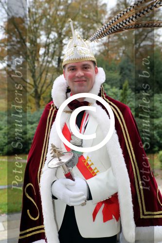 Driebergen, 20 November 2016 Jimmy Hoekstra (Prins Jim XLII) , Prins Candice (Candice de Bruin en Adjudant Mark Ligteringen van Stichting CV De Sparrennarren