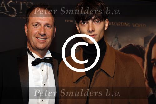 Amsterdam 15 november 2016
Premiere Fantastic beasts in Tuschinski. Jochem v Gelder met zoon