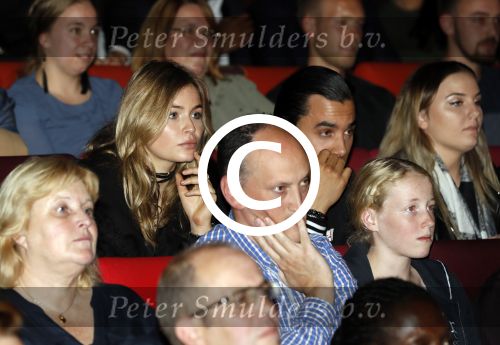 Rotterdam 16 oktober 2016
Premiere Jandino Asporaat met van je familie moet je het hebben in het oude Luxor. Timor Steffens met vriendin Joelle Witschge