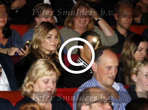 Rotterdam 16 oktober 2016
Premiere Jandino Asporaat met van je familie moet je het hebben in het oude Luxor. Timor Steffens met vriendin Joelle Witschge