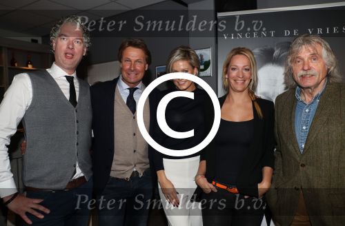 Lienden, 25 Oktober 2016
Boekuitreiking Hans Kraay Jr.
Johan Derksen Helene Hendriks en Hans Kraay Jr. Sofie Kraay Vincent de Vries