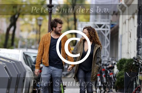 Amsterdam 6 november 2016
Katja Schuurman met haar vriend en aanstaande man Freek van  Noortwijk doen samen boodschappen